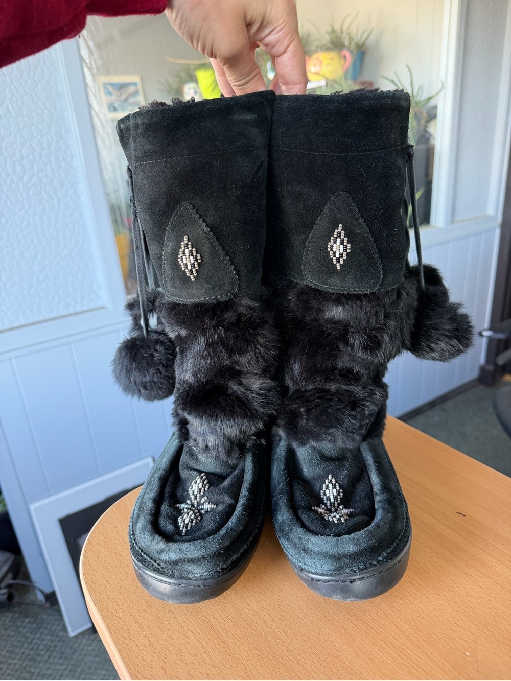 Manitobah Mukluks Boots - Picture 2 of 11